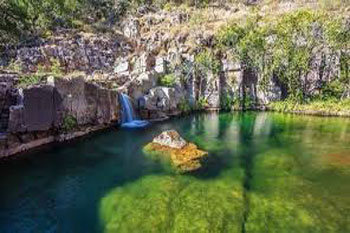 Graveside Gorge Lower Falls: credit parks Australia